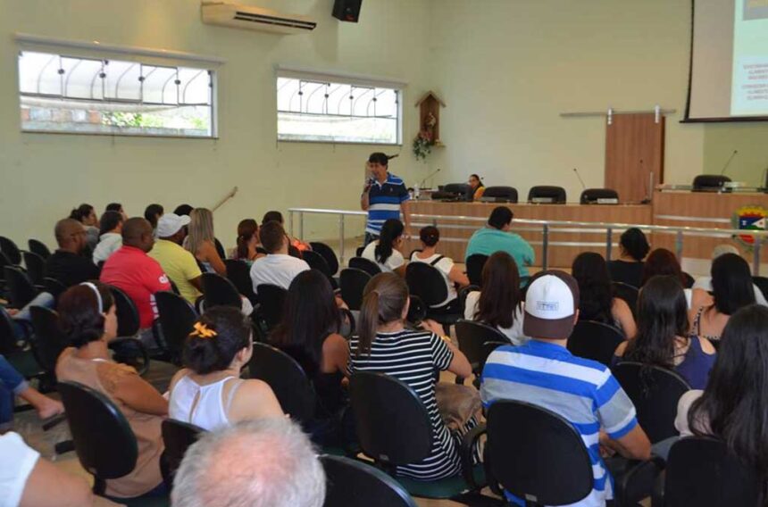 Profissionais do ramo alimentício recebem curso de Segurança Alimentar