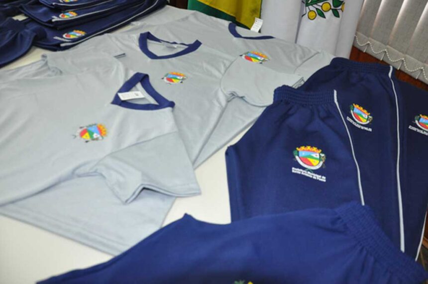 Alunos da Rede Municipal de ensino receberão uniformes escolares