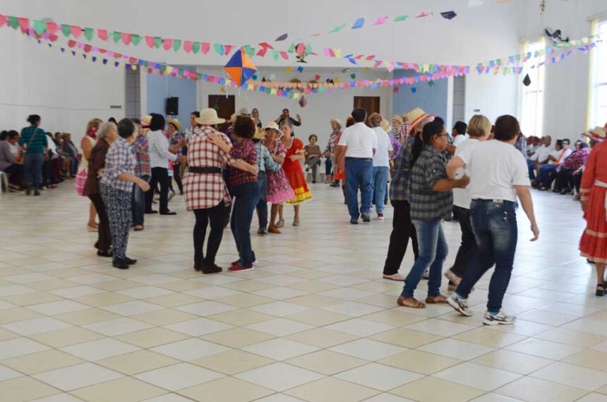 Grupos de Idosos de Santo Antônio de Posse e Holambra se juntam para realização de Festa Junina