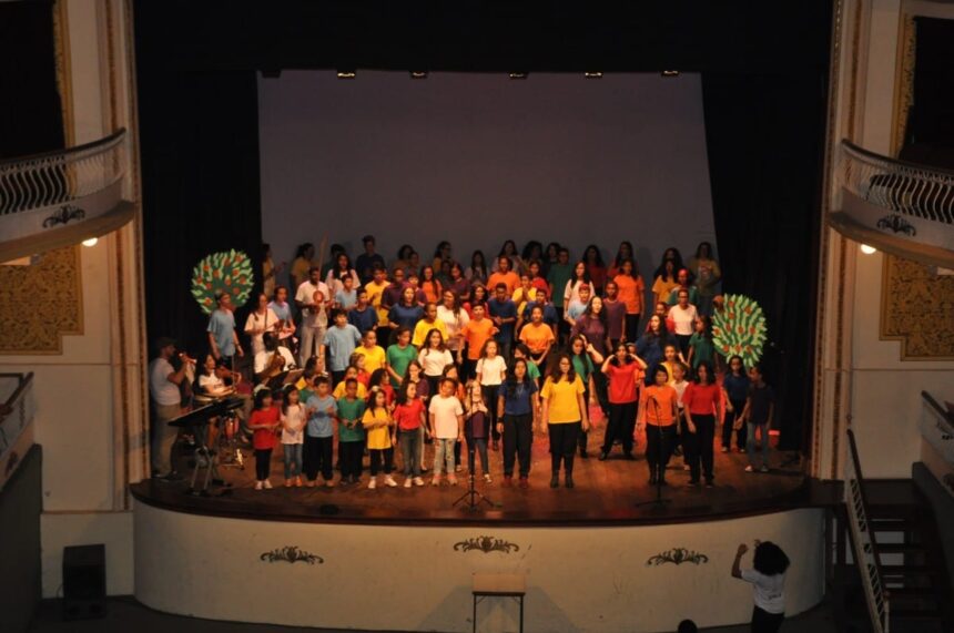Participantes do Projeto GURI se apresentam em Espírito Santo do Pinhal