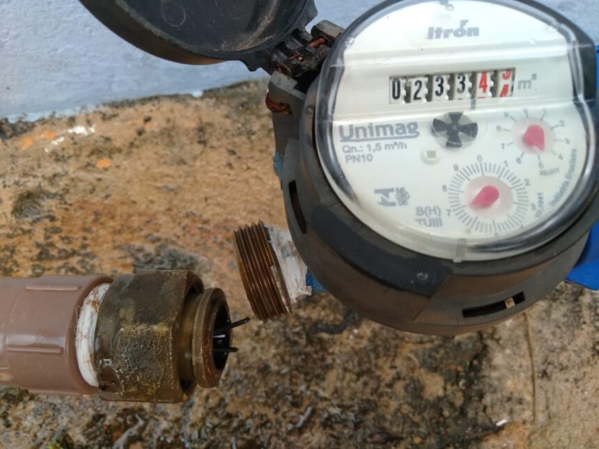 DAE informa: violação de hidrômetro e furto de água é crime