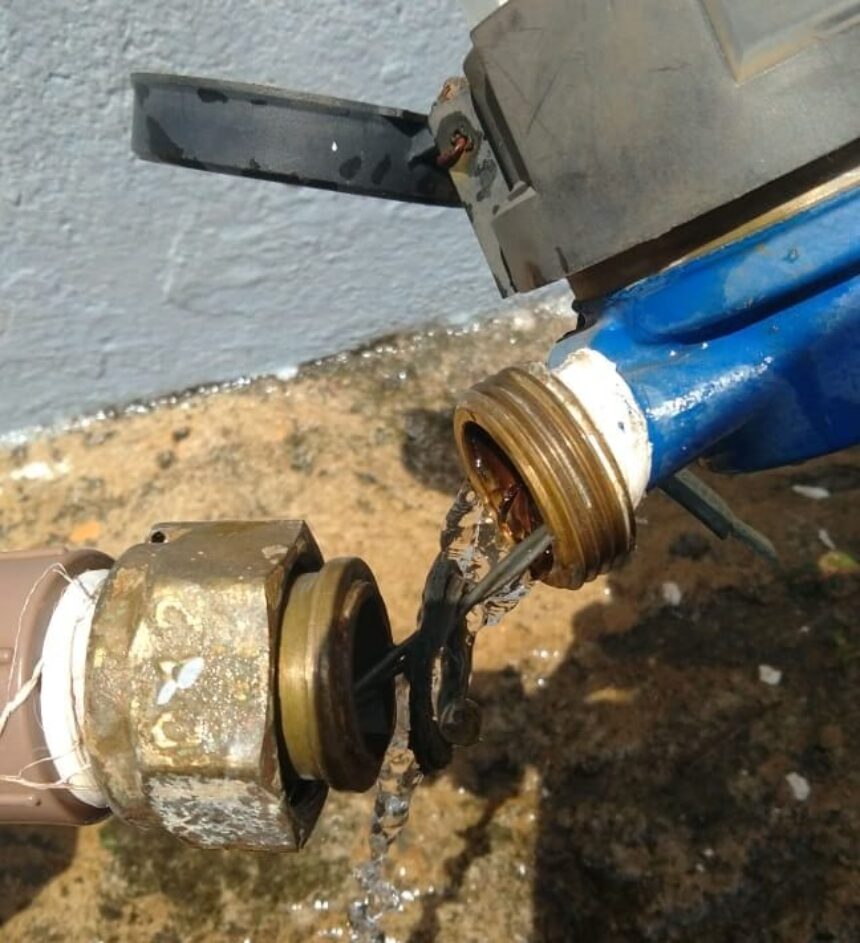 Furto de água é crime e multa pode chegar a R$3.344,00