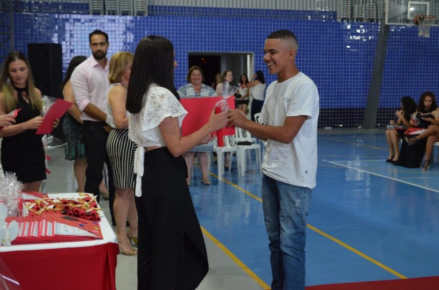 Formaturas dos 9º anos da rede municipal encerram ano letivo de 2018