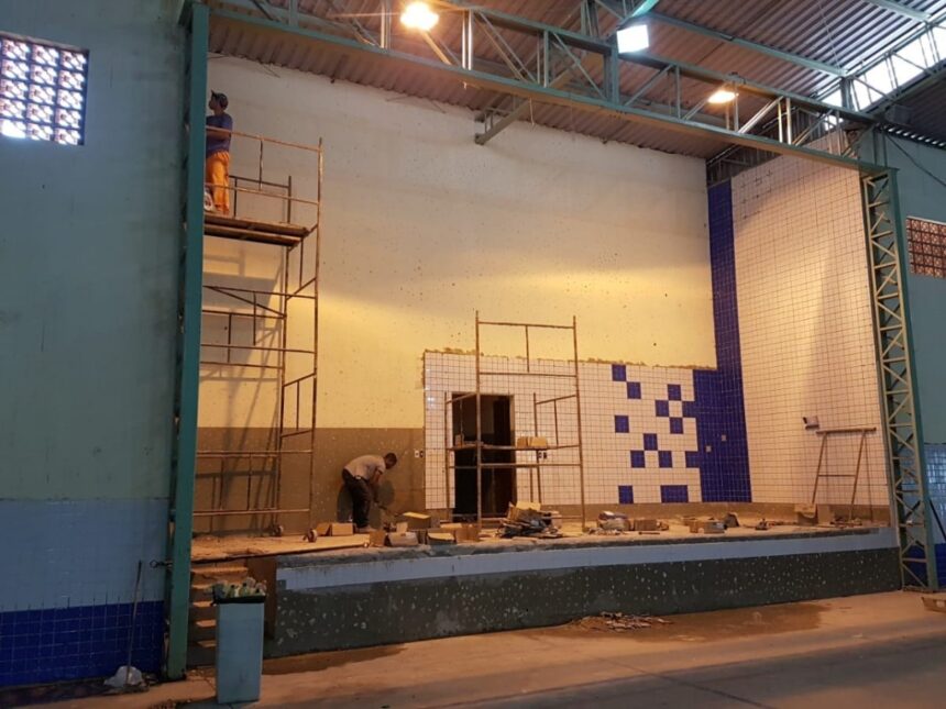 Prefeitura reforma de Quadra Poliesportiva do CIEF