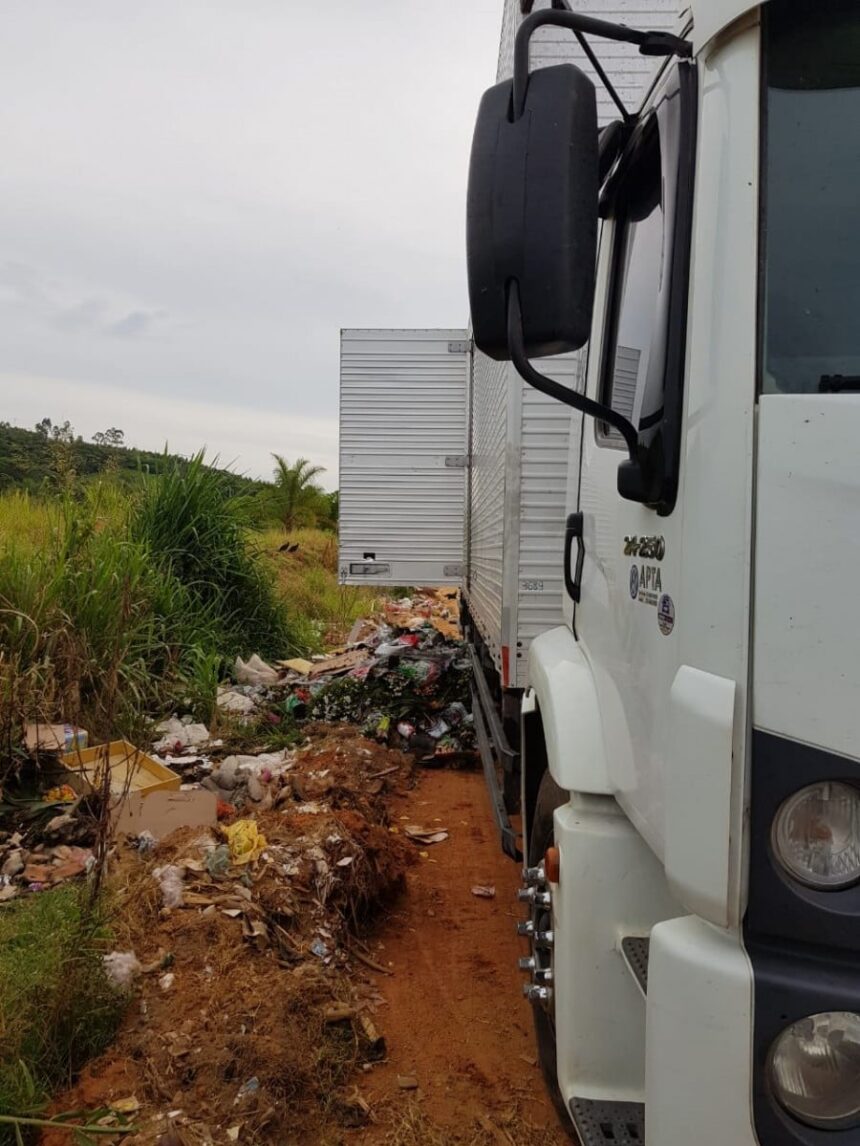 Novamente, Polícia Municipal flagra morador descartando lixo em local proibido
