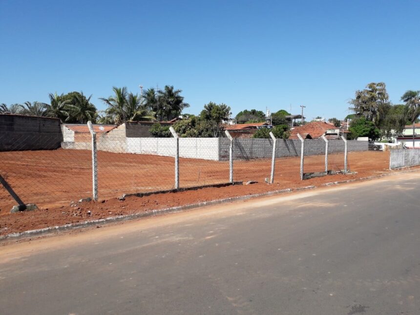 Munícipes atendem notificação e limpam terrenos