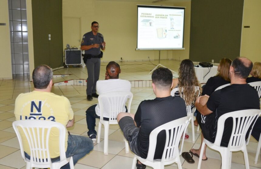 Polícia Militar realiza mais um encontro do Vizinhança Solidária