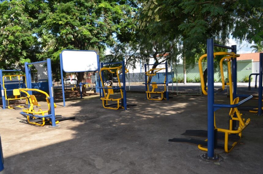 Academia adaptada propõe inclusão na prática de esportes no município