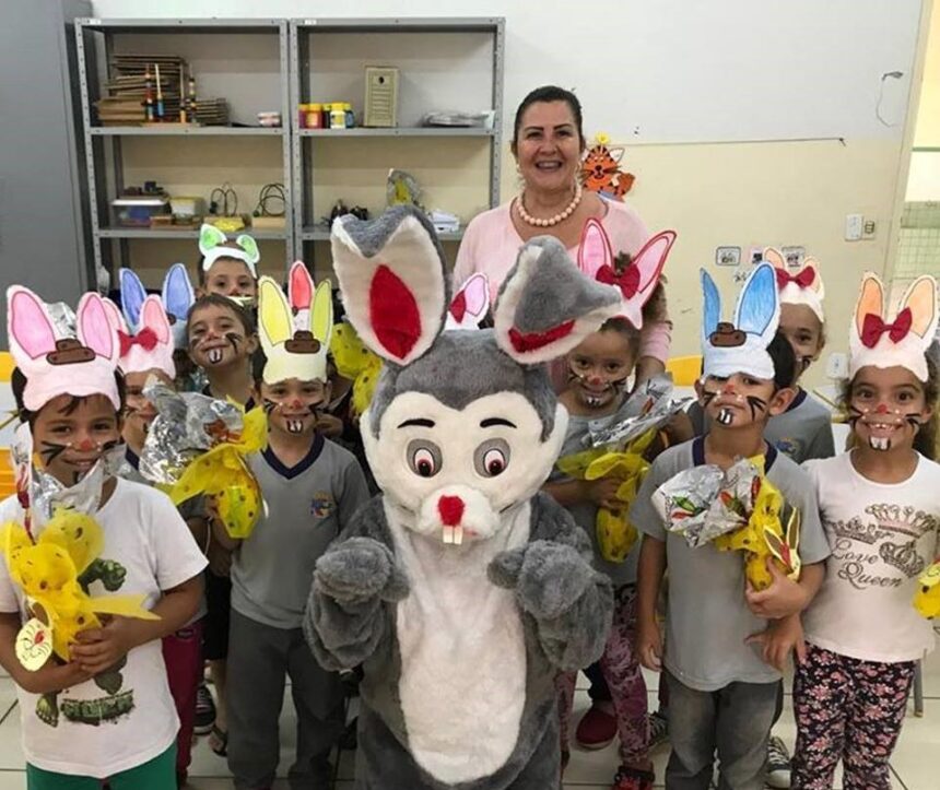 Em comemoração à Páscoa, alunos da rede municipal recebem ovos de chocolate