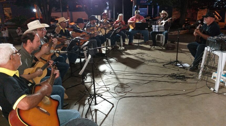 Aniversário da cidade contará com apresentação da Orquestra de Violeiros
