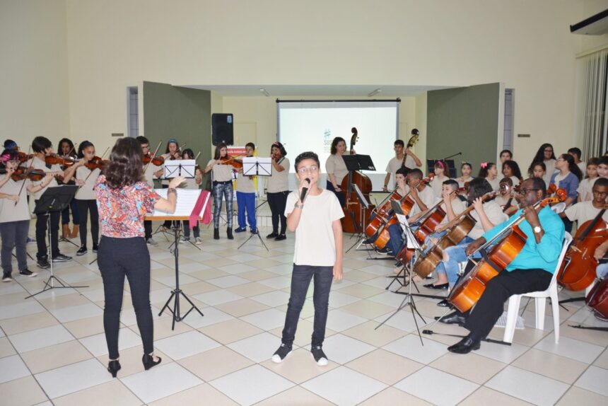 Alunos do Projeto GURI apresentam Musical de Encerramento de Ano