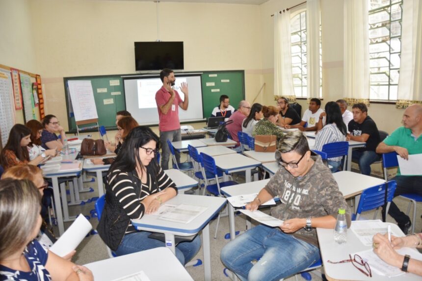 Secretaria de Educação promove capacitação em parceria com SESI