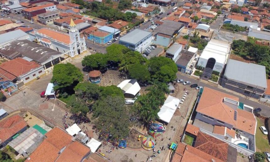 Ministério Público determina que prefeitura fiscalize fechamento do comércio do município