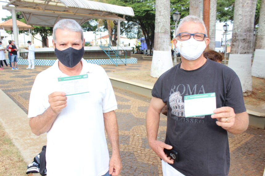 Saúde antecipa vacinação de adultos e imuniza adolescentes a partir de 18 agosto