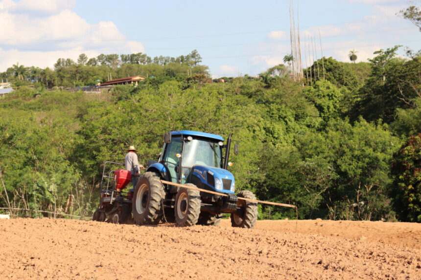 Patrulha Agrícola auxilia pequenos produtores rurais no plantio para a safra 2021/2022