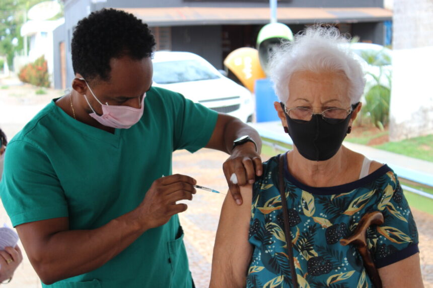 Saúde aplica 236 doses no Dia D de Multivacinação