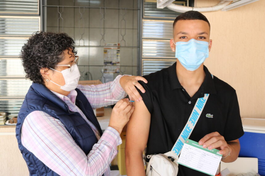 Saúde promove alterações na vacinação contra Covid-19 para otimizar doses
