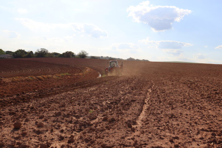 Departamento de Agricultura e Meio Ambiente auxilia produtores rurais em relação ao PRA