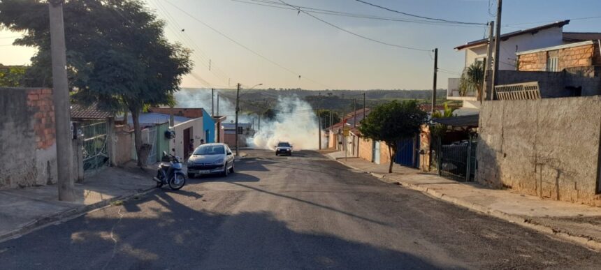 Prefeitura reforça ações contra dengue com remoção de focos do mosquito e nova termonebulização veicular