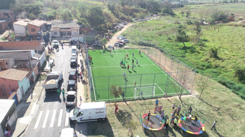 Campo society é inaugurado no bairro Bela Vista II
