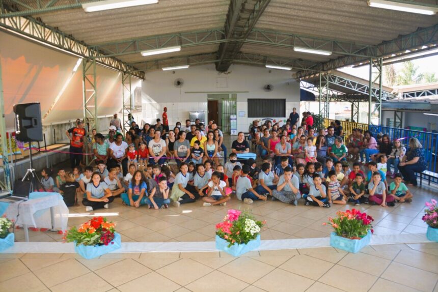 Chegada da primavera é comemorada por alunos através de apresentações