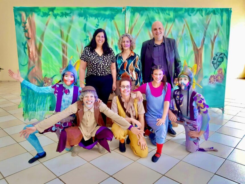 Espetáculo infantil “A Turma do Lamba” promoveu conscientização ambiental junto a alunos da Isaura de Carvalho Coelho