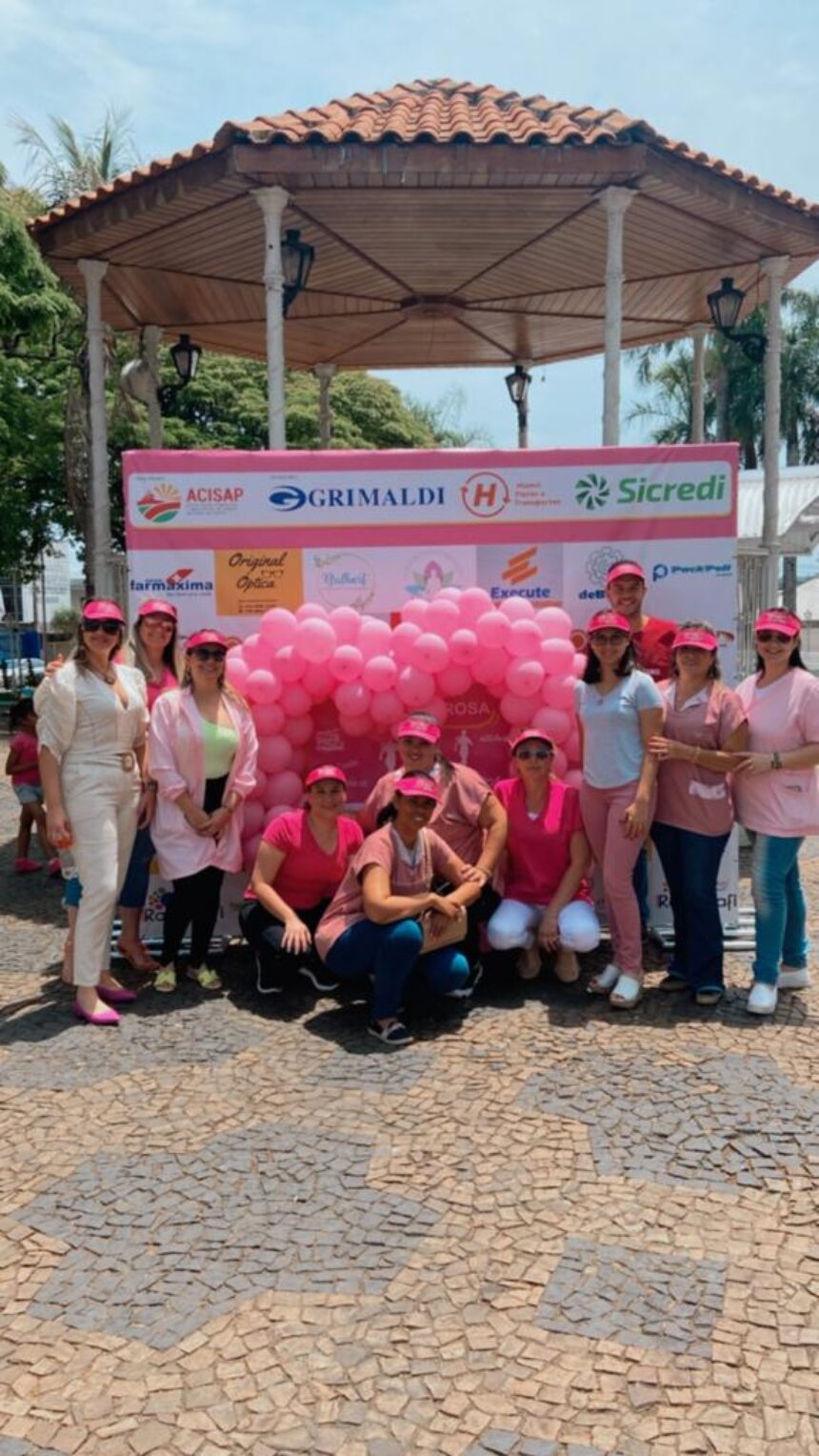 Saúde realiza vacinação em evento da ACISAP sobre Outubro Rosa