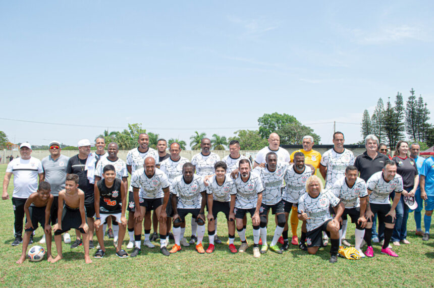 Jogo das Estrelas marca vinda do Máster do Corinthians, estreia de Neto no estádio que leva seu nome e arrecadação de 600 kg de alimentos para a APAE e Lar São Vicente