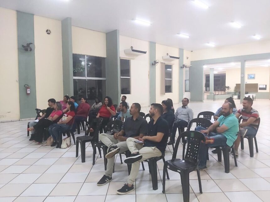 Prefeitura e SEBRAE capacitam 18 alunos em curso para atrair mais clientes