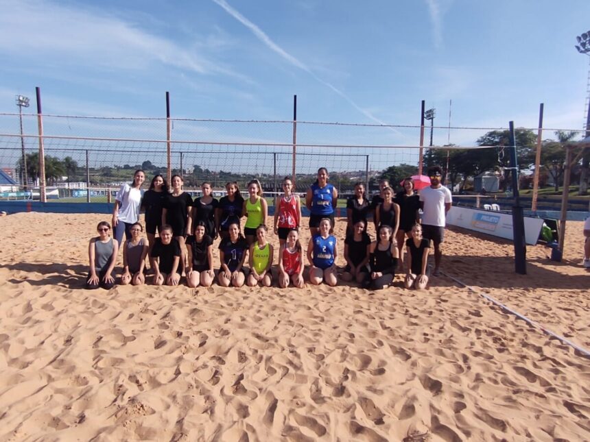 Possenses participam de torneios de vôlei em Jaguariúna e conquistam medalhas