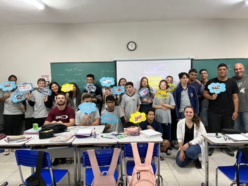 Alunos da rede pública participam de projeto de combate ao bullying