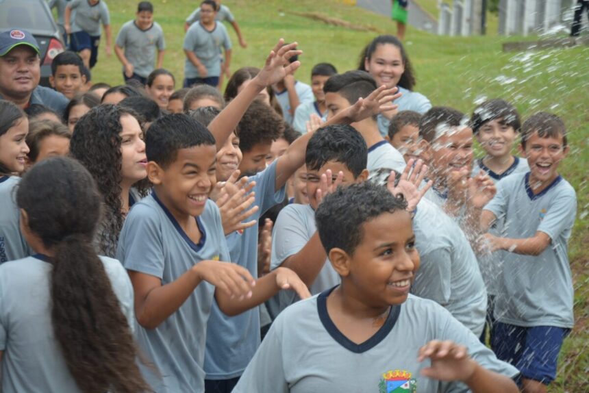 295 alunos recebem certificado do Programa Bombeiro na Escola