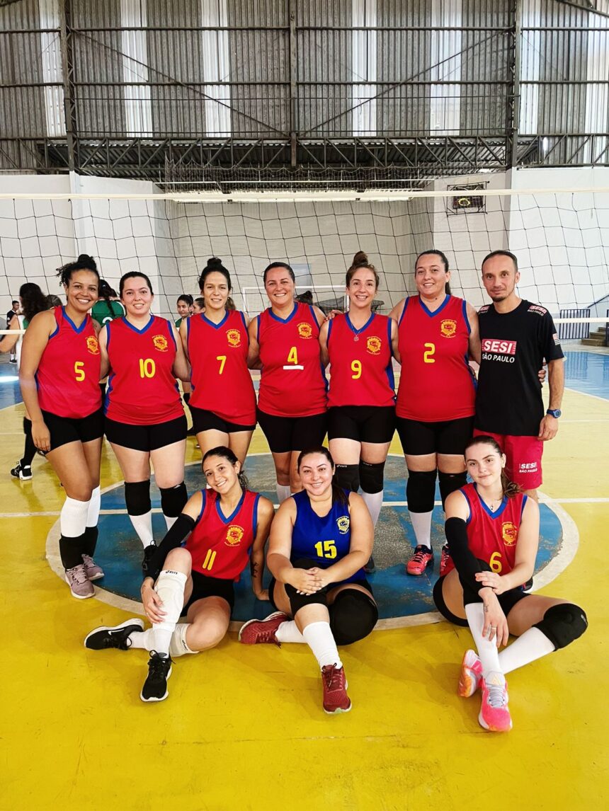 Equipes de vôlei participam de amistosos preparatórios contra Cosmópolis