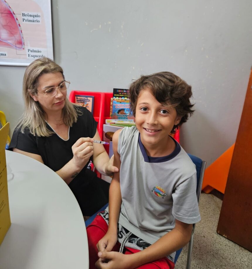 Saúde 338 doses em Campanha de Vacinação nas escolas