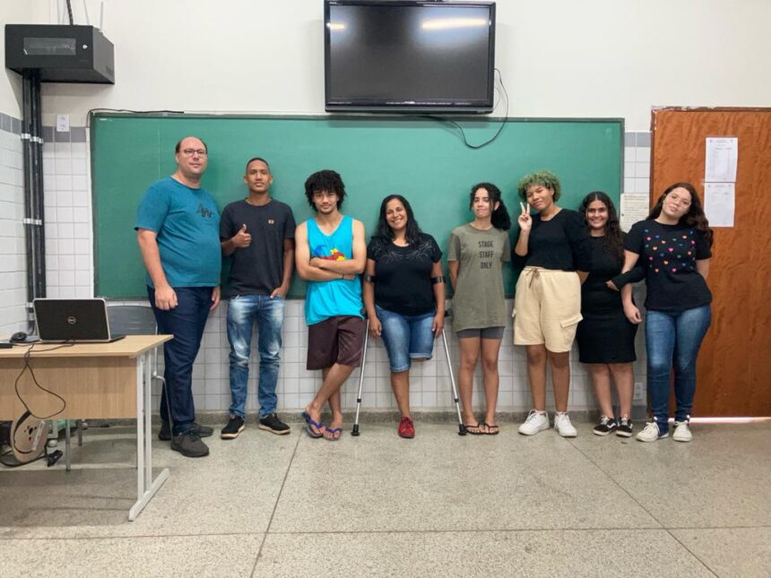 Alunos do curso de informática básica concluem formação