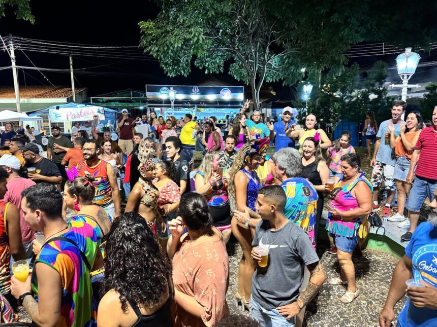 Posse Folia 2024 reúne foliões na Praça da Matriz em quatro dias de festa