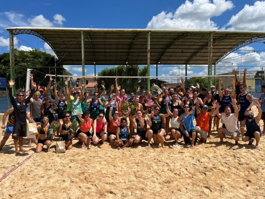 4º Torneio Beneficente de Vôlei de Praia reúne 54 atletas e arrecada 150 kg de alimentos