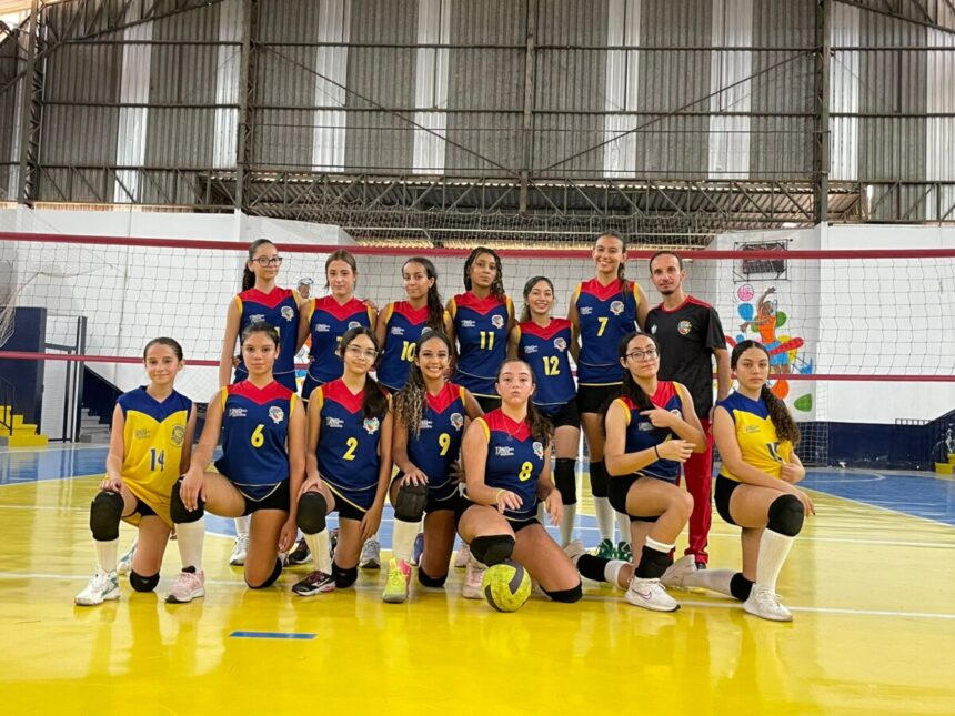 Vôlei feminino de Santo Antônio de Posse estreia com vitória na ADR