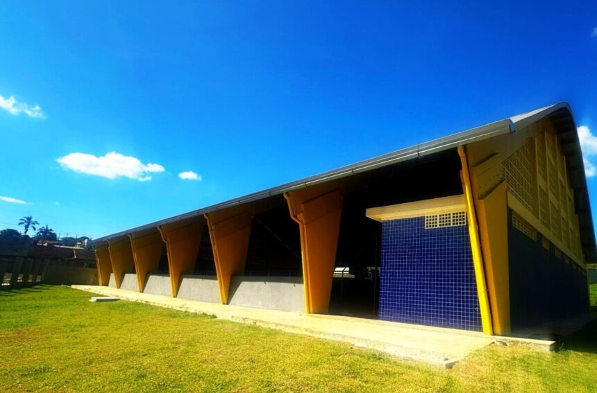 PREFEITURA INAUGURA QUADRA POLIESPORTIVA DO BELA VISTA