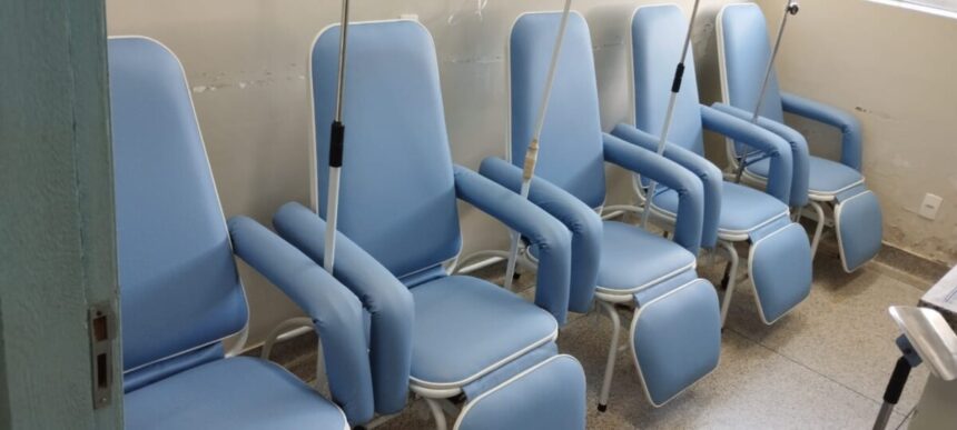 Prefeitura investe em poltronas para acompanhantes no Pronto-Socorro