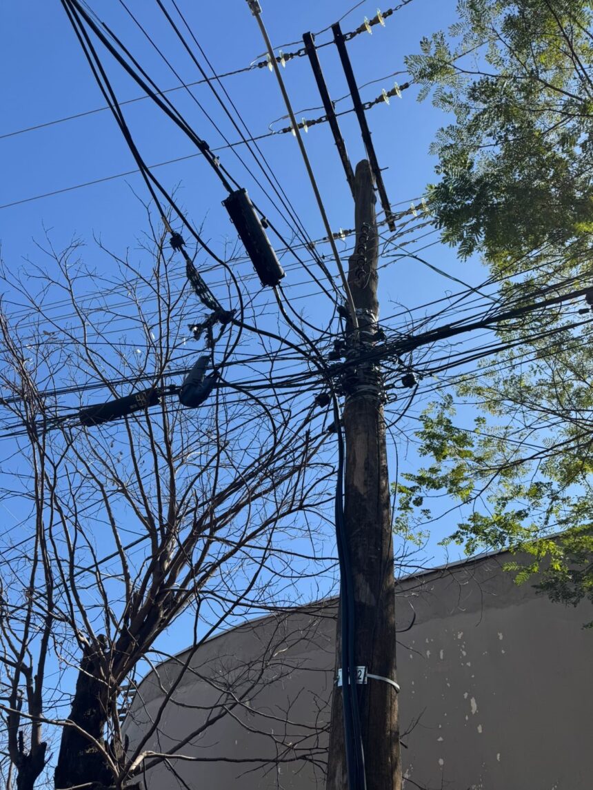 Prefeitura, Elektro e empresas de internet iniciam operação conjunta de organização da fiação nos postes