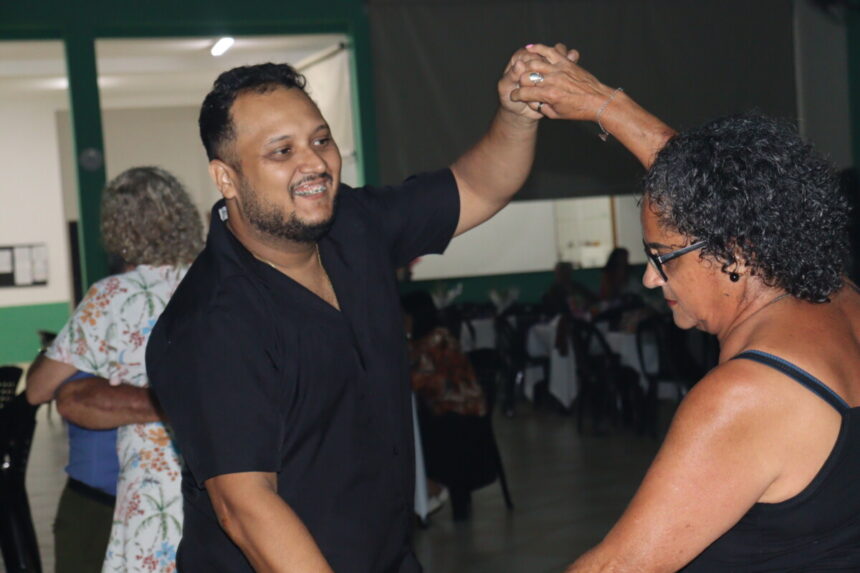 Baile para Todas as Idades acontece neste sábado